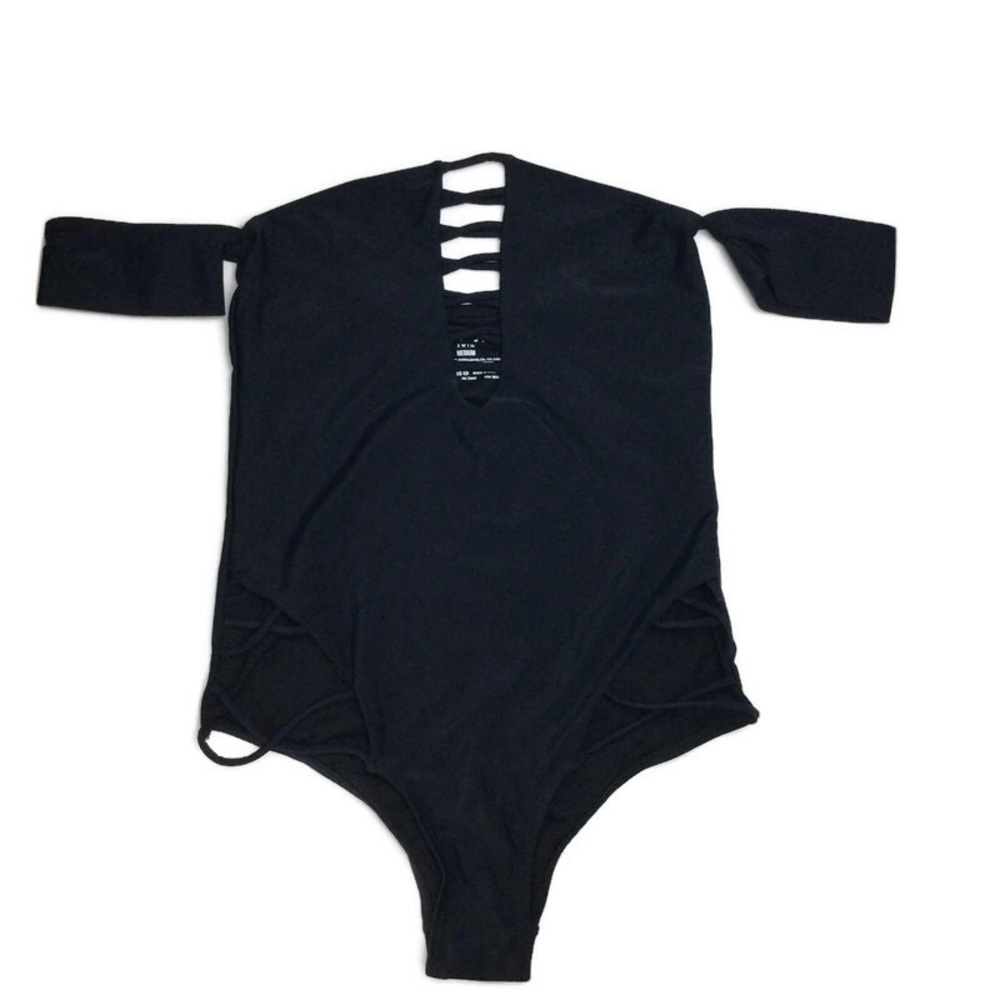 NWOT Betty Jade Caged Strappy Short Sleeve Cheeky Black Swimsuit Size Medium